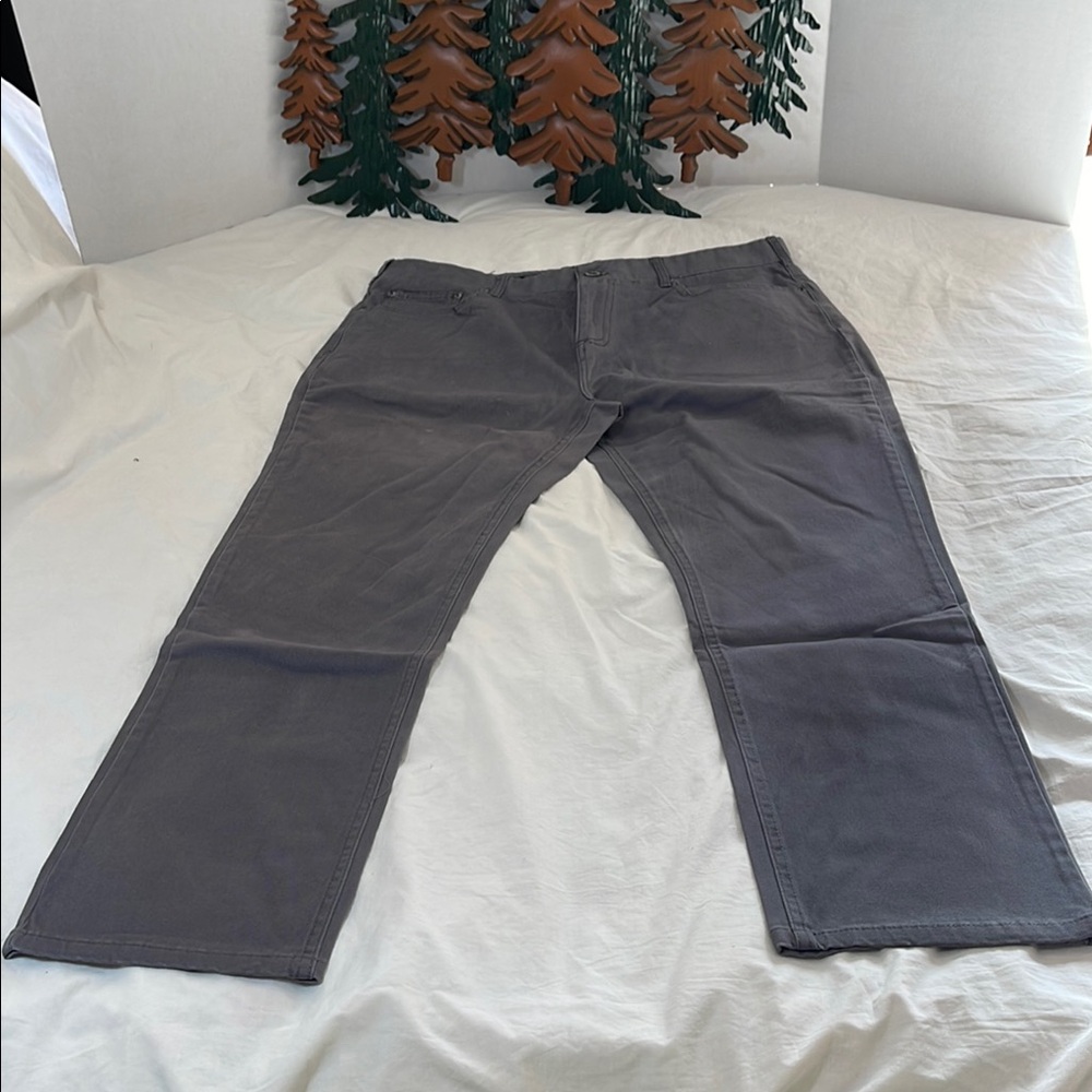 Iron Co. Men's Gray Straight Leg Chinos